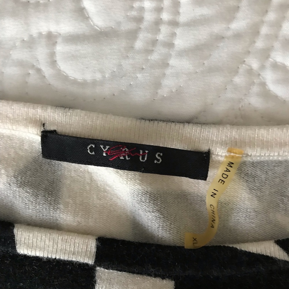 Sweater - Picture 2 of 5